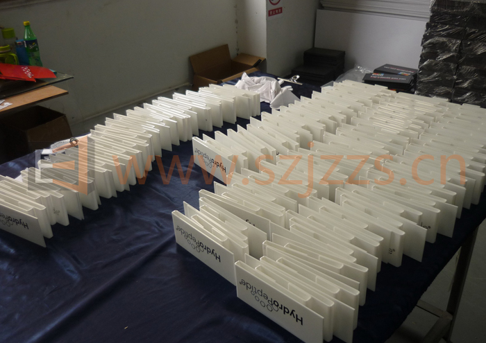 RP006886護(hù)膚品展示架案例
