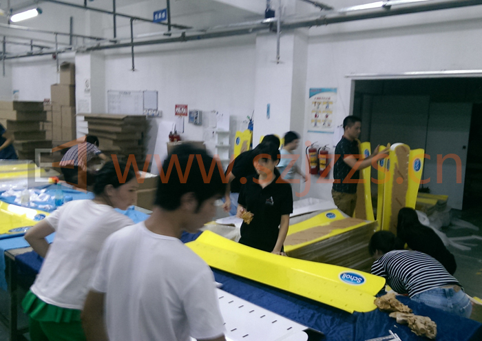 亞克力展示架生產(chǎn)包裝中3